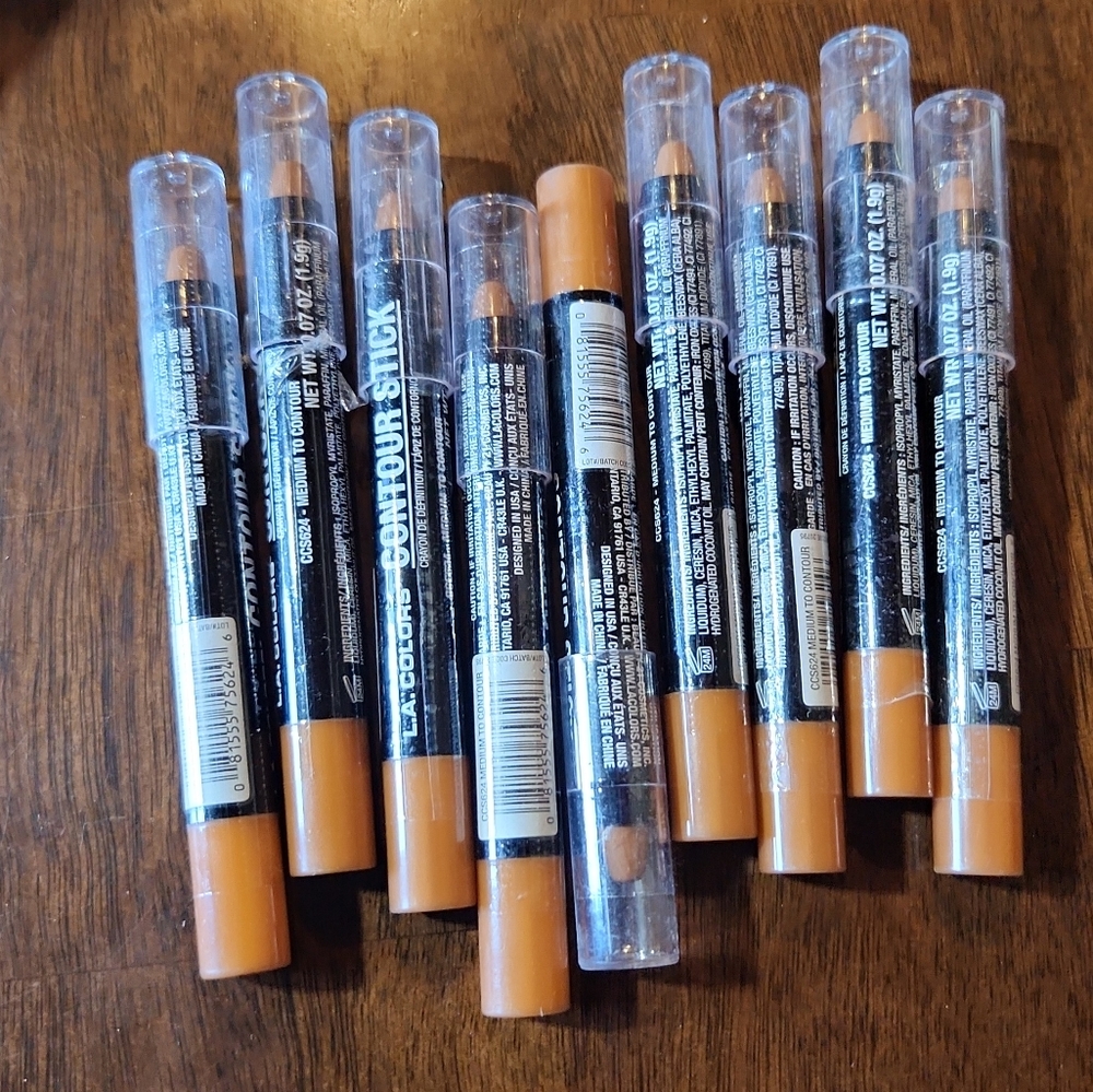 L.A COLORS Make up lot HUGE